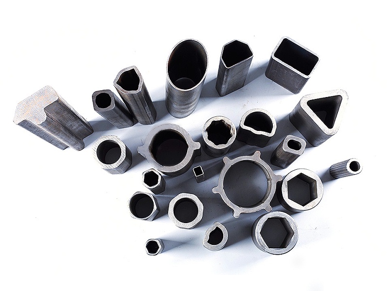 合金无缝钢管与碳钢无缝钢管的本质区别与选型指南