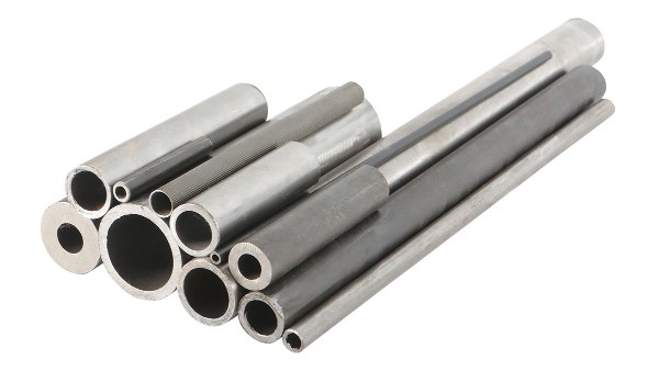 无缝钢管加持，<i style='color:red'>碳钢管</i>的选择要点与广泛用途详解