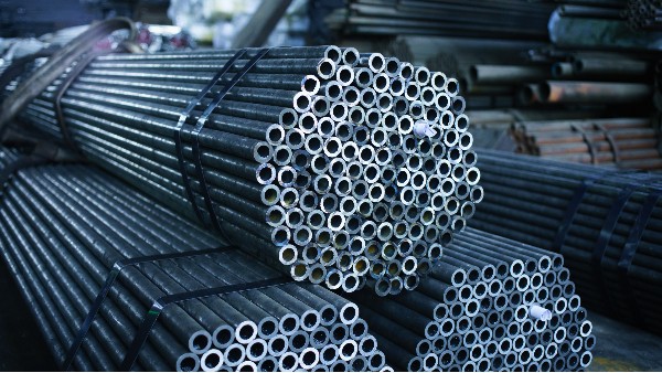 机加工行业无缝钢管选型指南：高精度、高耐磨性适配车床 / 铣床加工需求